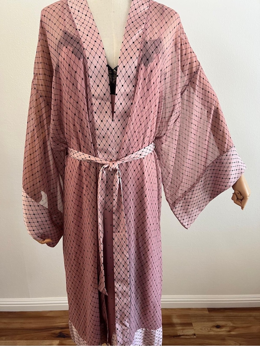 Victoria's Secret Pink Sheer Geometric Mesh Kimono Robe